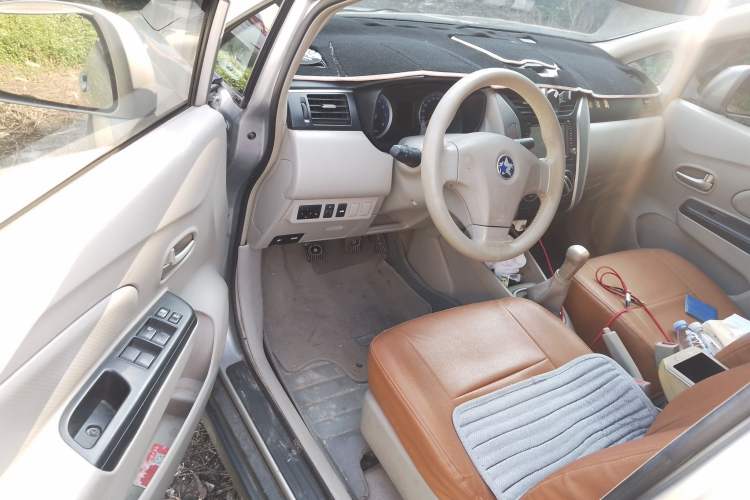 Used Venucia D50 2015 1.6L Manual Fashion Edition
