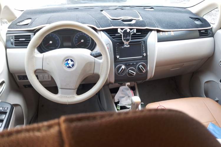 Used Venucia D50 2015 1.6L Manual Fashion Edition

