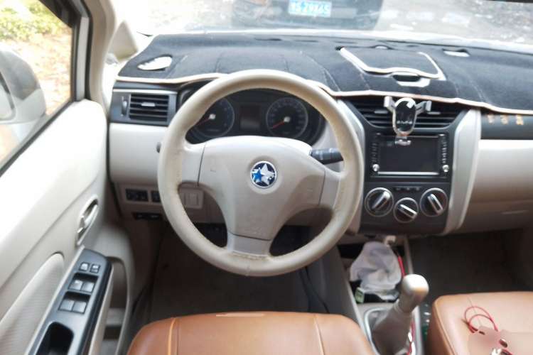 Used Venucia D50 2015 1.6L Manual Fashion Edition
