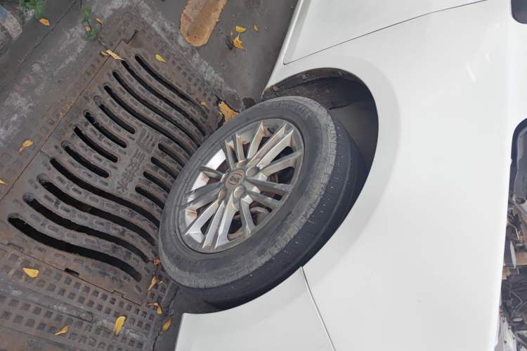 Used BYD e5 2018 Travel Edition
