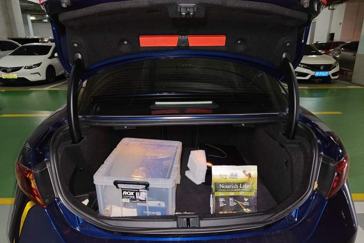 Used Alfa Romeo Giulia 2017 2.0T 280HP Luxury Edition
