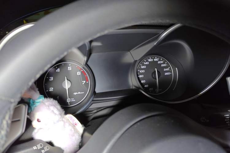 Used Alfa Romeo Giulia 2017 2.0T 280HP Luxury Edition
