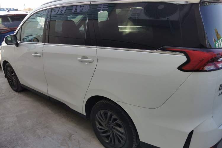 Used SAIC MAXUS EUNIQ 5 2019 Luxury Edition
