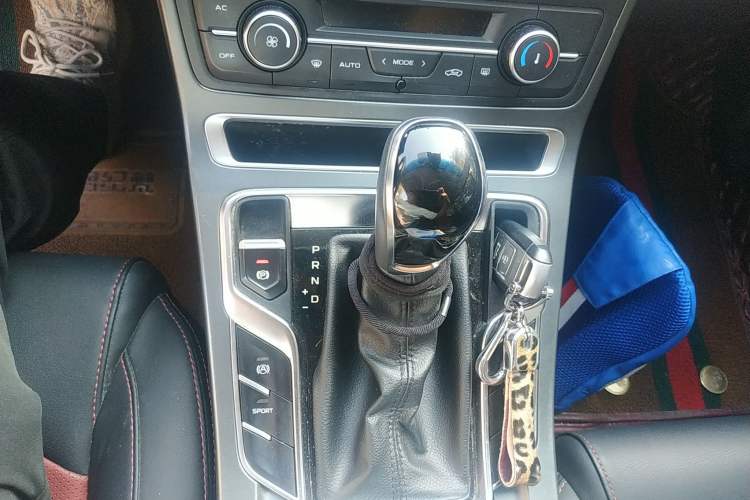 Used Geely Auto Vision S1 2019 Upgraded Model 1.5L CVT Luxury Version
