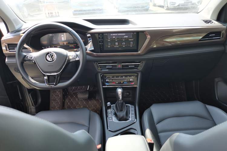 Used Volkswagen Tharu 2022 280TSI Two-Wheel-Drive Luxury Edition