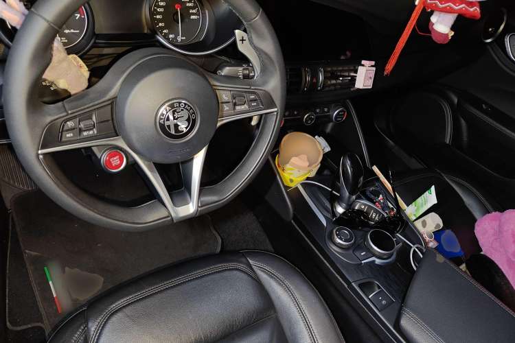 Used Alfa Romeo Giulia 2017 2.0T 280HP Luxury Edition
