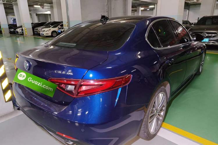 Used Alfa Romeo Giulia 2017 2.0T 280HP Luxury Edition
