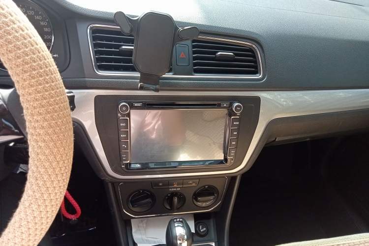 Used Volkswagen Gran Lavida 2015 230TSI DSG Comfort Edition
