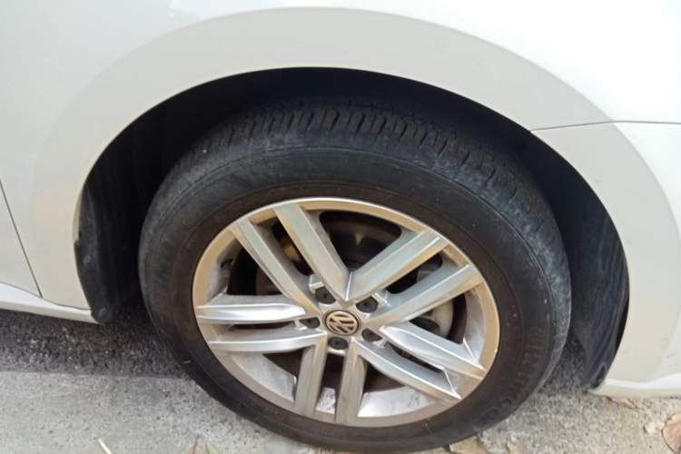 Used Volkswagen Gran Lavida 2015 230TSI DSG Comfort Edition
