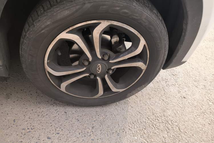 Used Chery New Energy Little Ant 2021 150 000 Yuan Ant Fan Edition Ant Trend Version Lithium-Ion Battery Right Front Wheel Hub