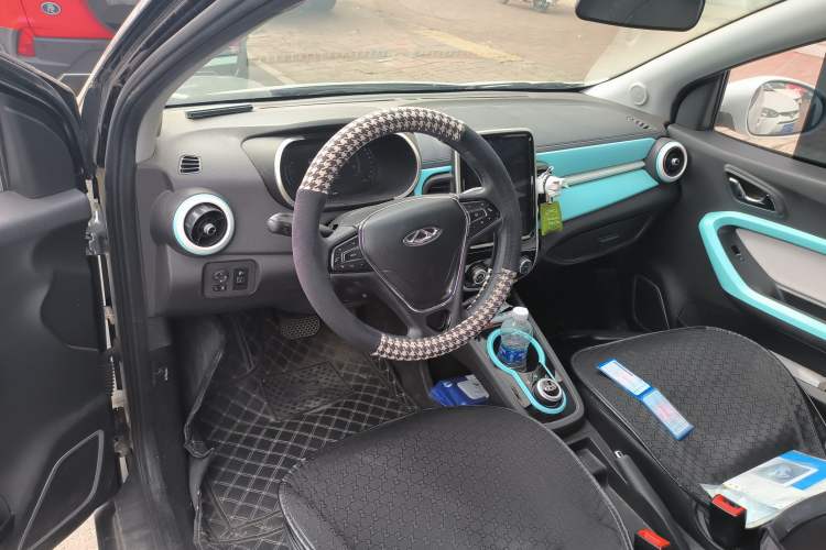 Used Chery New Energy Little Ant 2021 150 000 Yuan Ant Fan Edition Ant Trend Version Lithium-Ion Battery Center Console