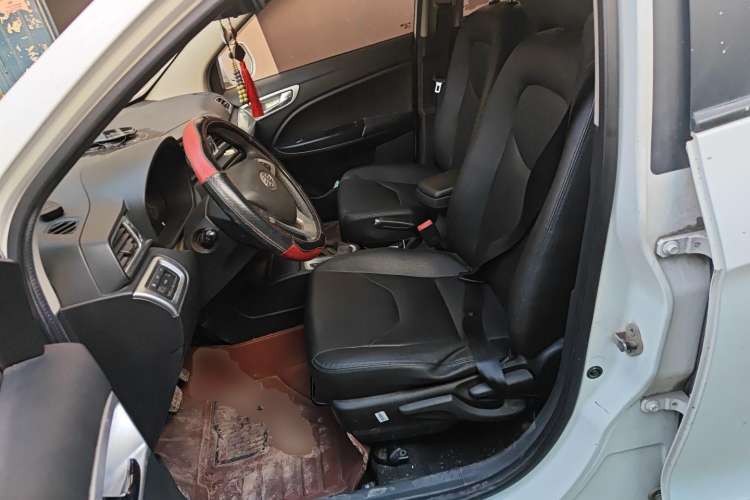 Used FAW Junpai D60 2015 1.8L Automatic Prestige Model
