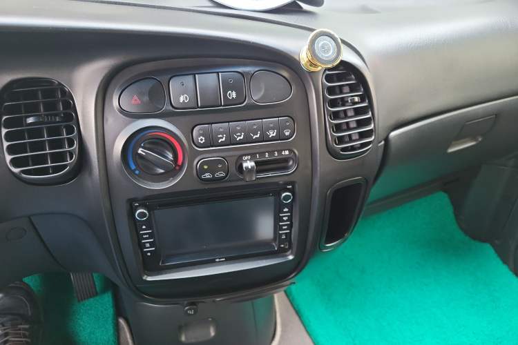 Used JAC Refine 2011 2.0L Shuttle Gasoline Standard Edition HFC4GA3 Audio And AC Panel