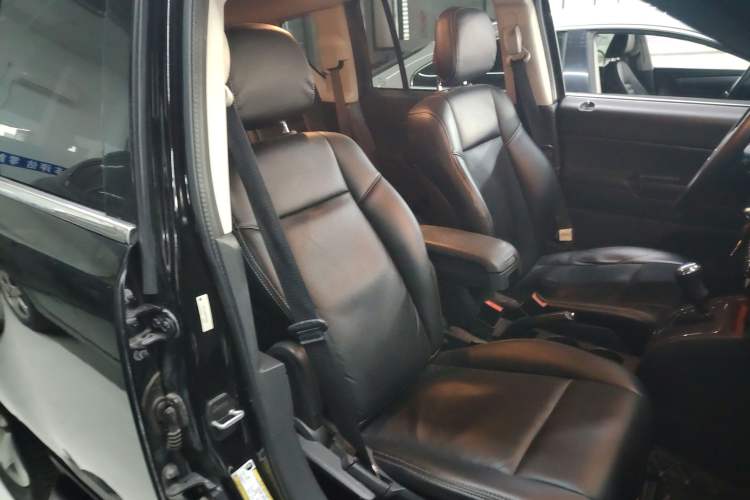 Used Jeep Compass 2013 2.0L two-wheel drive sport version