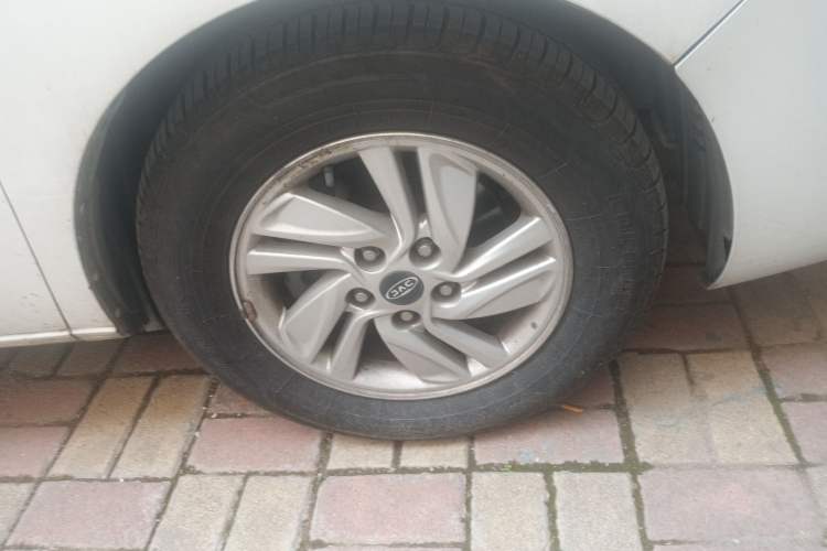 Used JAC M4 2018 1.5T Manual Hybrid Luxury Smart Version Right Front Wheel Hub