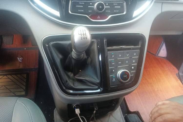 Used JAC M4 2018 1.5T Manual Hybrid Luxury Smart Version Gear Lever