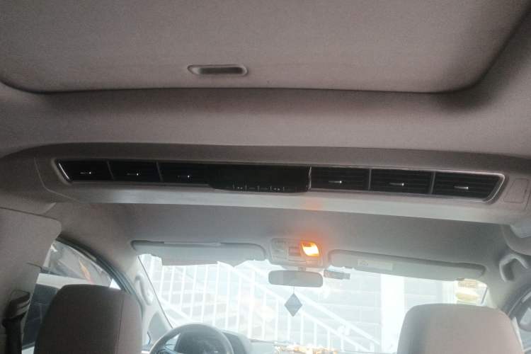 Used JAC M4 2018 1.5T Manual Hybrid Luxury Smart Version Headliner