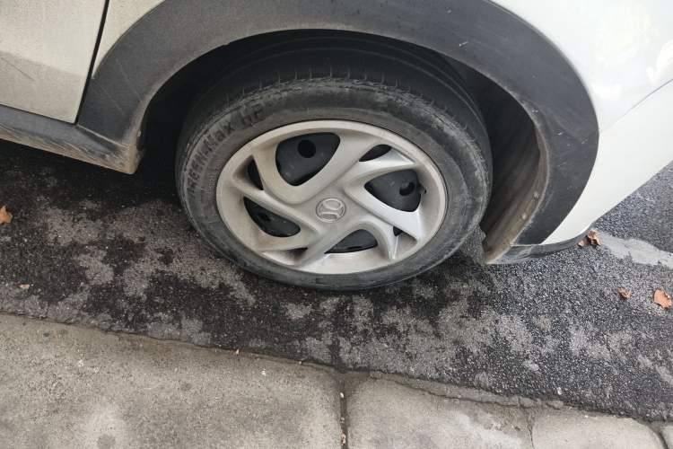 Used BAIC New Energy EC 2018 Lingxiu Edition Right Front Wheel Hub