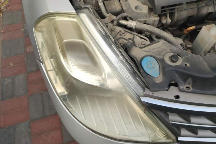 Used Nissan Tiida Sedan 2008 1.6L Manual Fashion Edition