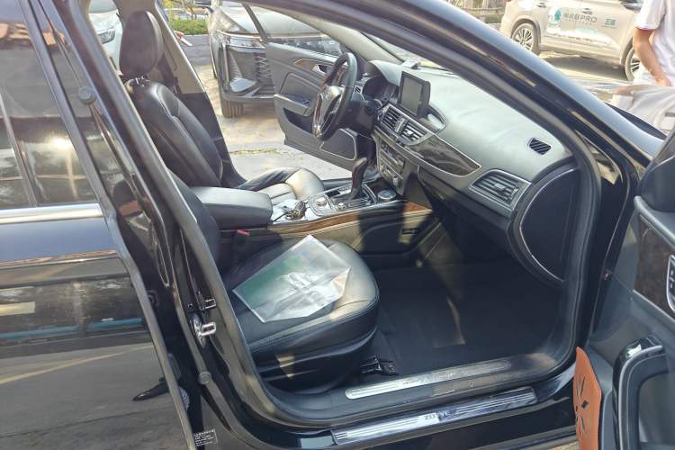 Used Zotye Z700 2016 1.8T DCT Luxury Model
