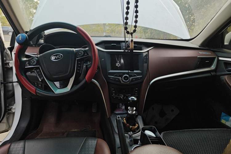 Used BYD G5 2014 1.5TI Manual Flagship Edition
