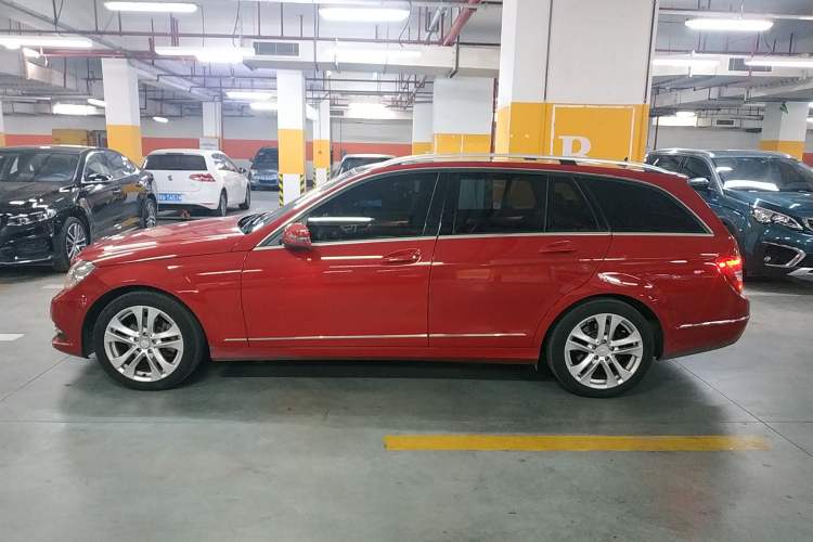 Used Mercedes-Benz C-Class 2011 C 200 Fashion Travel Edition