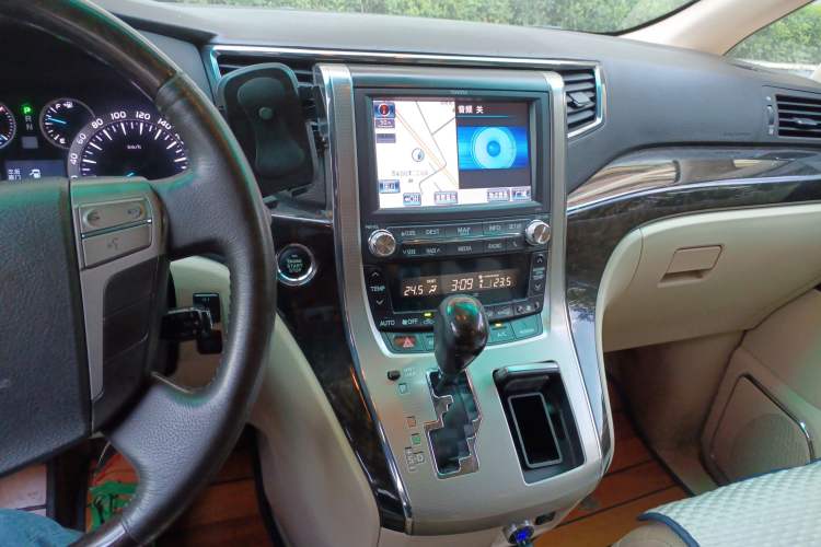 Used Toyota Alphard 2012 3.5L Luxury Edition
