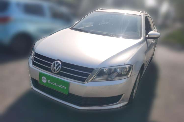 Used Volkswagen Gran Lavida 2013 1.6L Automatic Fashion Model