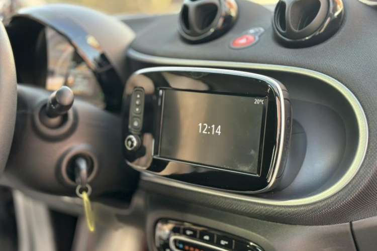 Used smart fortwo 2017 1.0L 52kW New Sound Special Edition China V Emission Standard