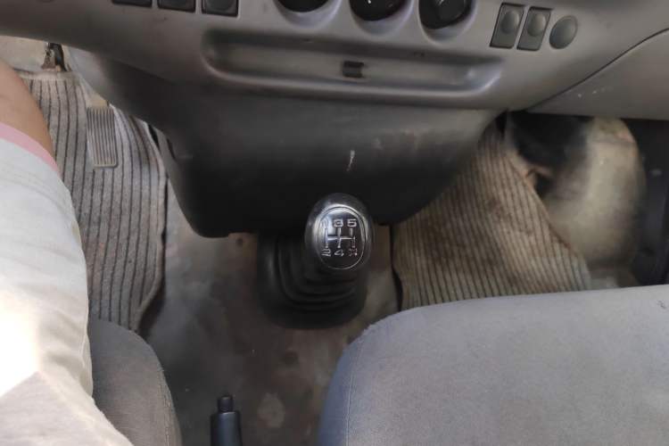 Used Ford Classic Transit 2015 2.8T Diesel Van Short Wheelbase 3-Seater Mid-Roof Short Body – JX493ZLQ4
