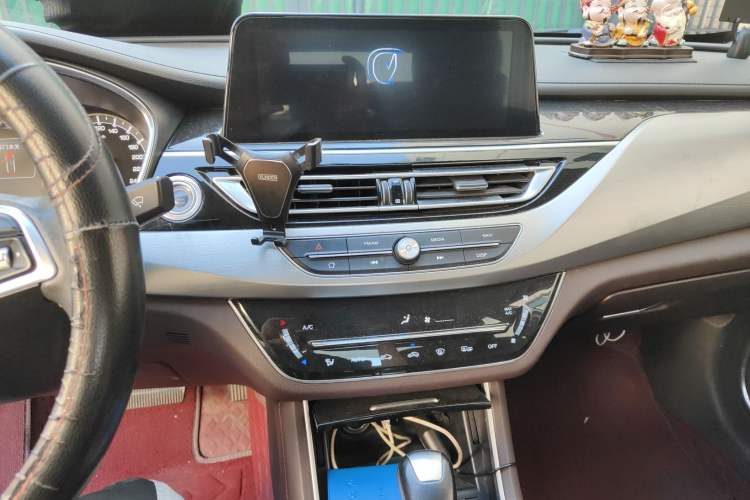 Used CHANGAN Raeton CC 2018 1.5T Automatic Haoya Model China V Standard
