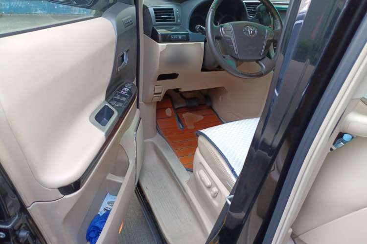 Used Toyota Alphard 2012 3.5L Luxury Edition
