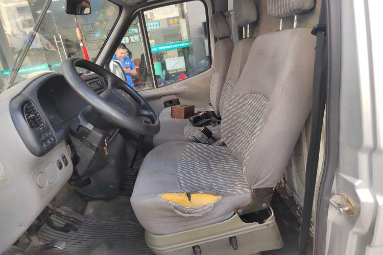 Used Ford Classic Transit 2015 2.8T Diesel Van Short Wheelbase 3-Seater Mid-Roof Short Body – JX493ZLQ4
