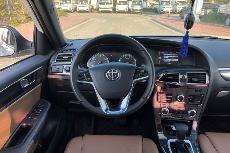 Used Brilliance V5 2016 1.5T Automatic Two-Wheel Drive Smart Version
