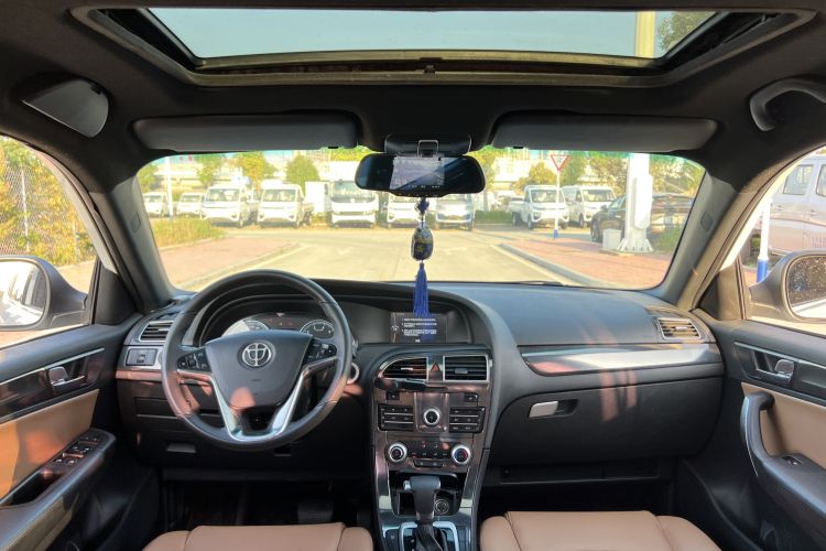 Used Brilliance V5 2016 1.5T Automatic Two-Wheel Drive Smart Version
