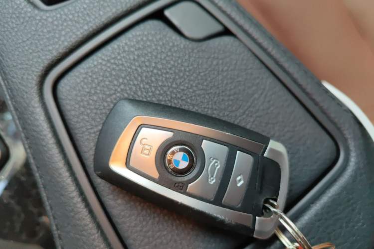 Used BMW 6 Series 2012 650i two-door coupe