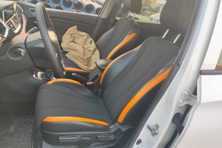 Used Baojun 310 2017 1.5L Manual Fashion Model
