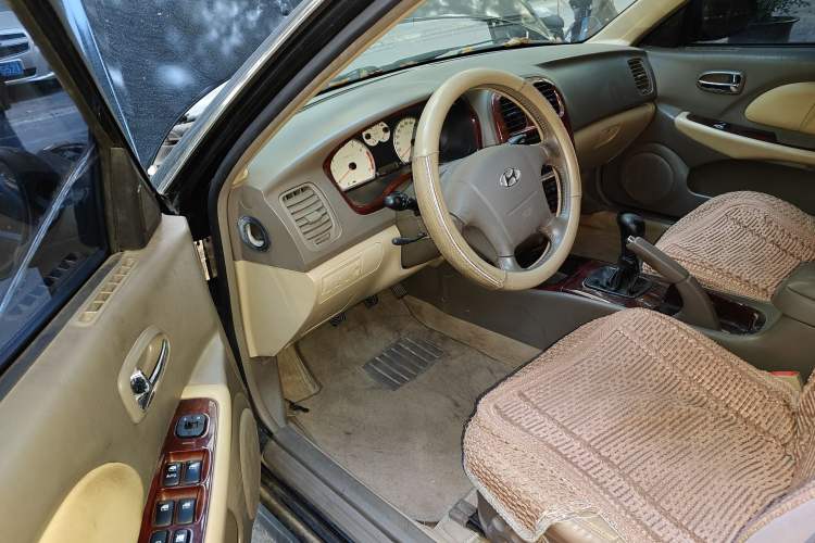 Used Hyundai MoInca 2009 2.0L Manual Luxury Edition GL