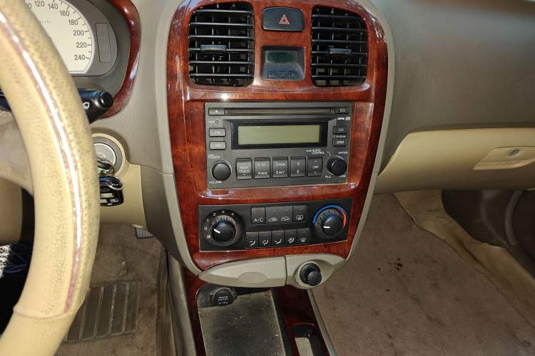 Used Hyundai MoInca 2009 2.0L Manual Luxury Edition GL