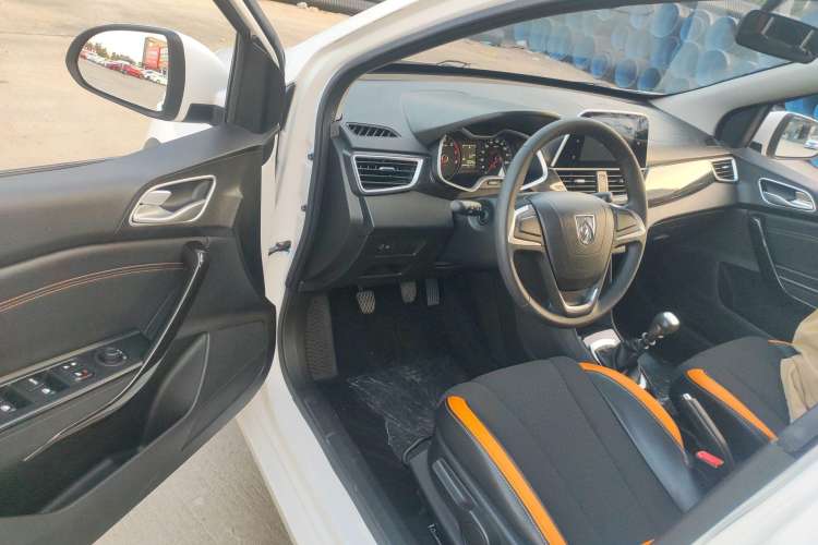 Used Baojun 310 2017 1.5L Manual Fashion Model
