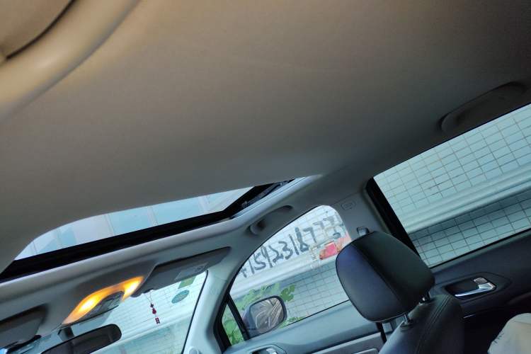 Used GAC Trumpchi GS4 2015 200T G-DCT Luxury Edition Headliner