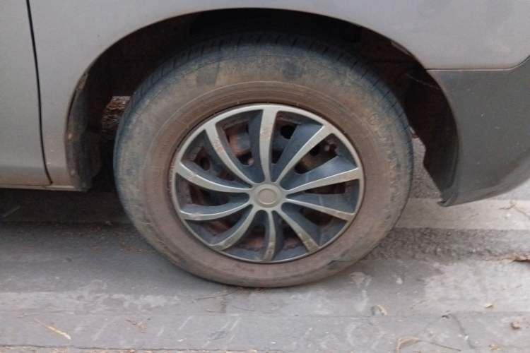 Used JAC Refine 2015 2.0L Shuttle Gasoline Long-Wheelbase Standard Version HFC4GA3-3D Right Front Wheel Hub