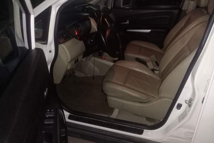 Used Venucia R50 2012 1.6L Manual Luxury Edition
