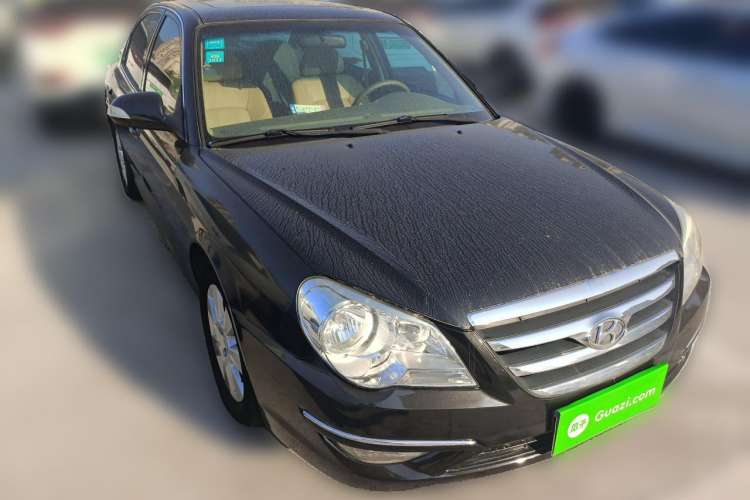 Used Hyundai MoInca 2009 1.8L Manual Luxury Edition GL Front Right 45 Deg