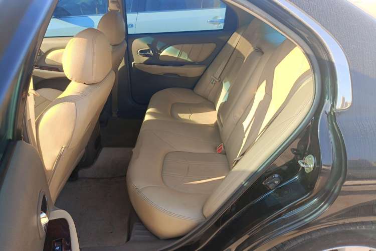 Used Hyundai MoInca 2009 1.8L Manual Luxury Edition GL Left Rear Seat