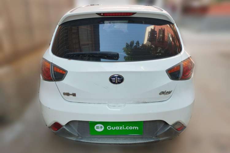 Used Oley Oley 2014 Hatchback 1.5L Manual Comfort Model
