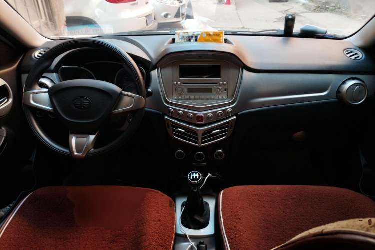 Used Oley Oley 2014 Hatchback 1.5L Manual Comfort Model
