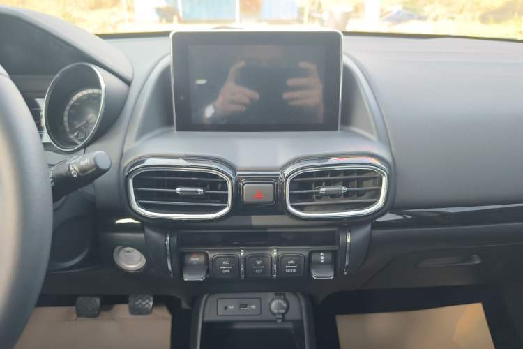 Used Dongfeng Aeolus AX4 2017 1.6L Manual Chao Yue Model
