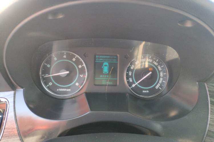 Used JAC Refine M5 2013 2.0T Gasoline Manual Business Edition