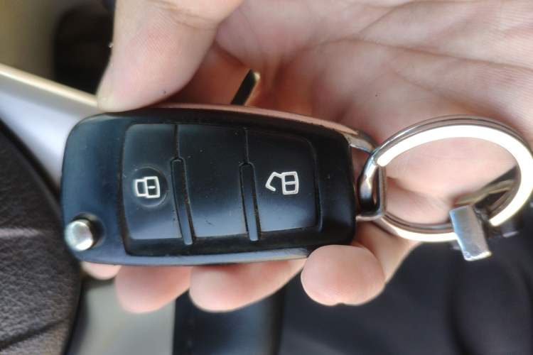 Used JAC Refine M5 2013 2.0T Gasoline Manual Business Edition